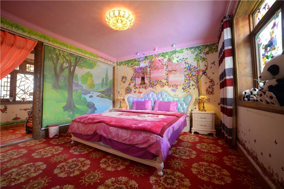 October Inn Лиджанг Екстериор снимка